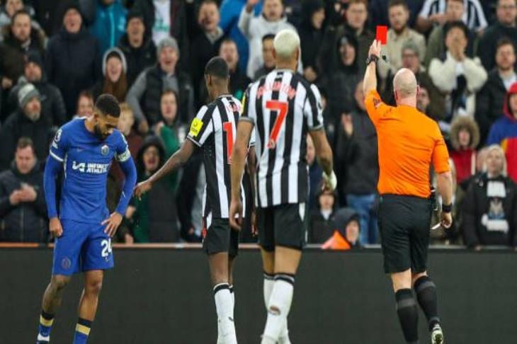 طرد رييس جيمس لاعب تشيلسي ضد نيوكاسل